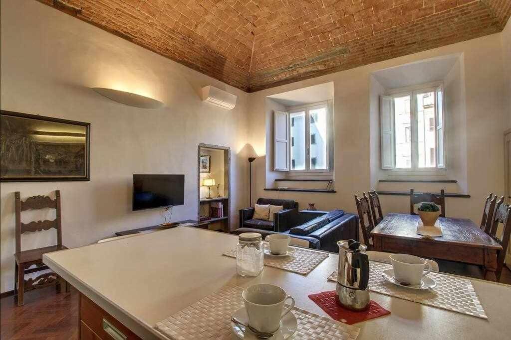 Piazza Salvemini Elegant * Firenze