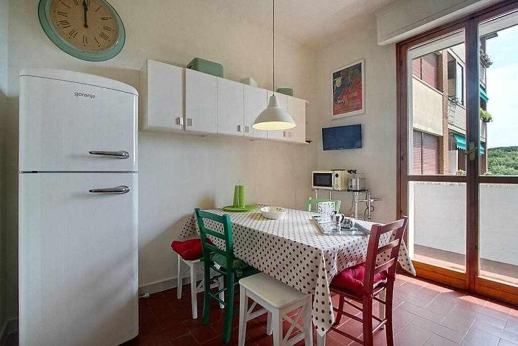 Frati Bigi With Two Bedrooms And Parking Apartment *