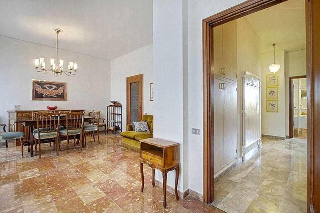 Frati Bigi With Two Bedrooms And Parking Apartment Florence