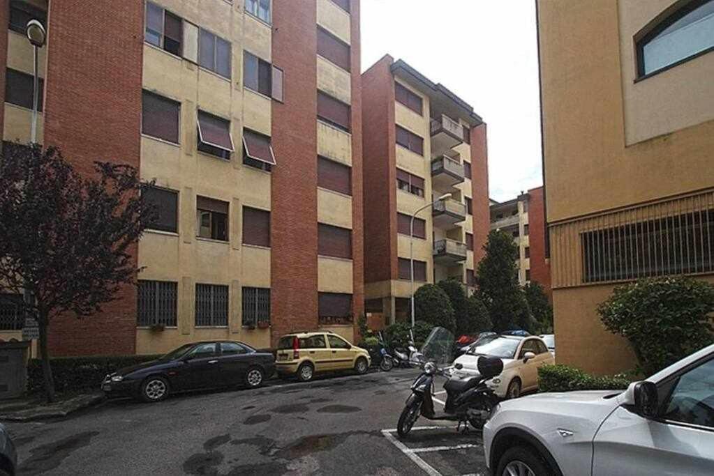 Frati Bigi With Two Bedrooms And Parking Apartment