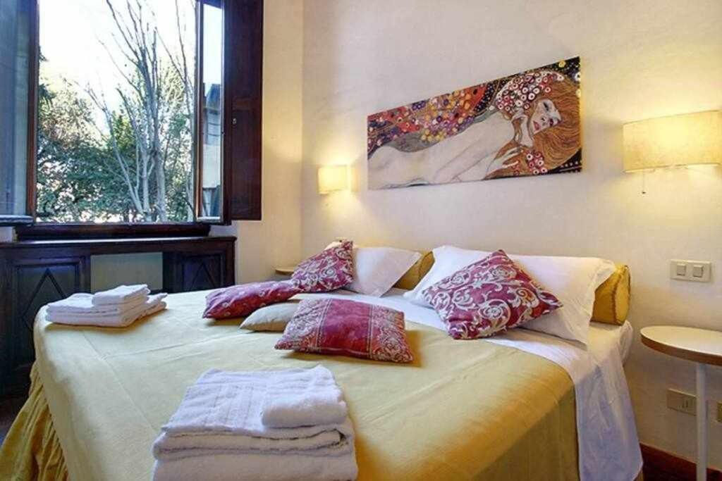 Two Bedrooms Near The Duomo Apartment *
