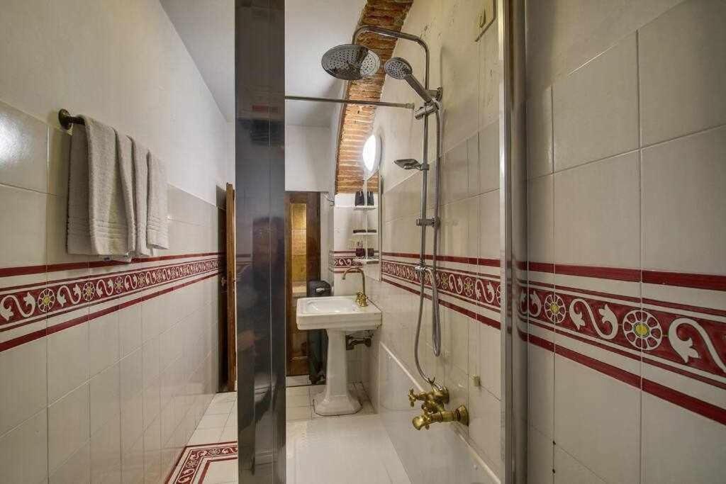 Apartment Two Bedrooms Near The Duomo *