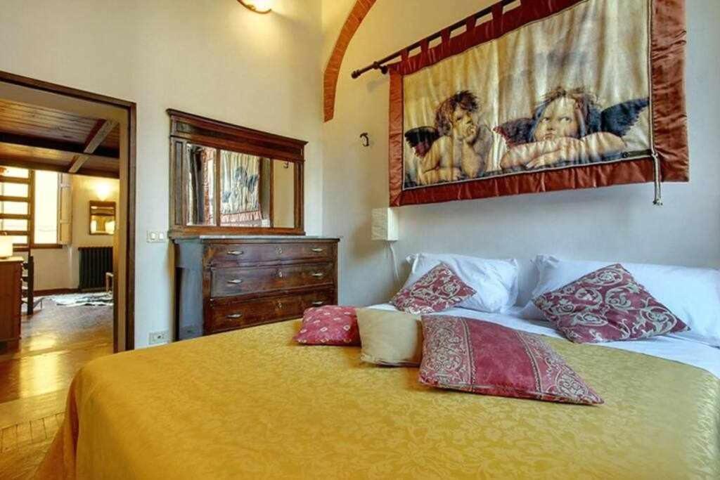 Two Bedrooms Near The Duomo Florence
