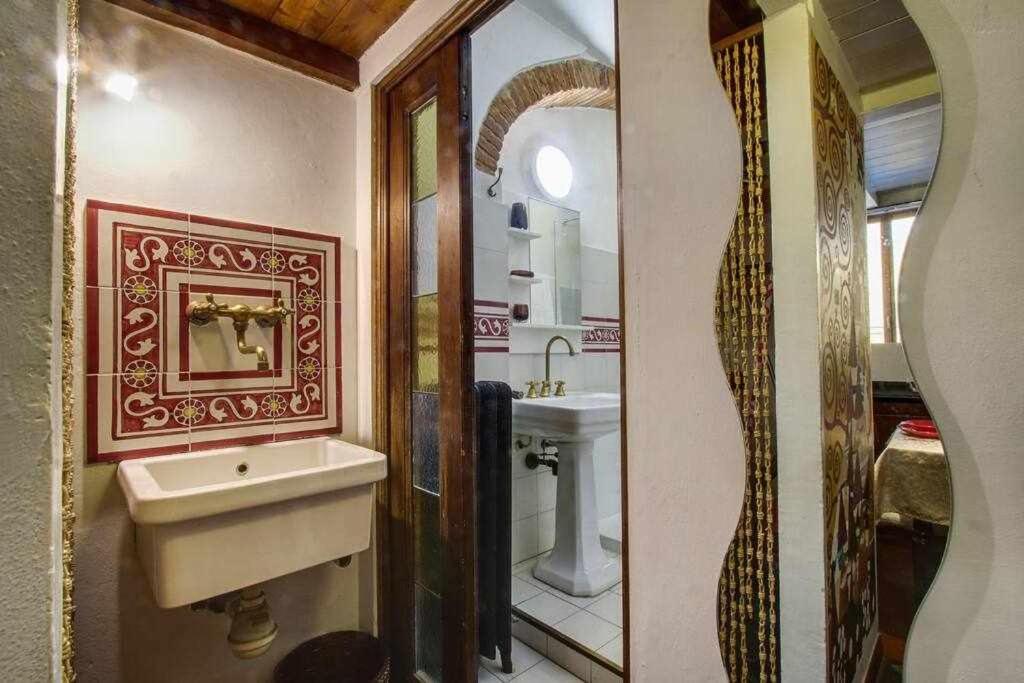 Apartment Two Bedrooms Near The Duomo Florence