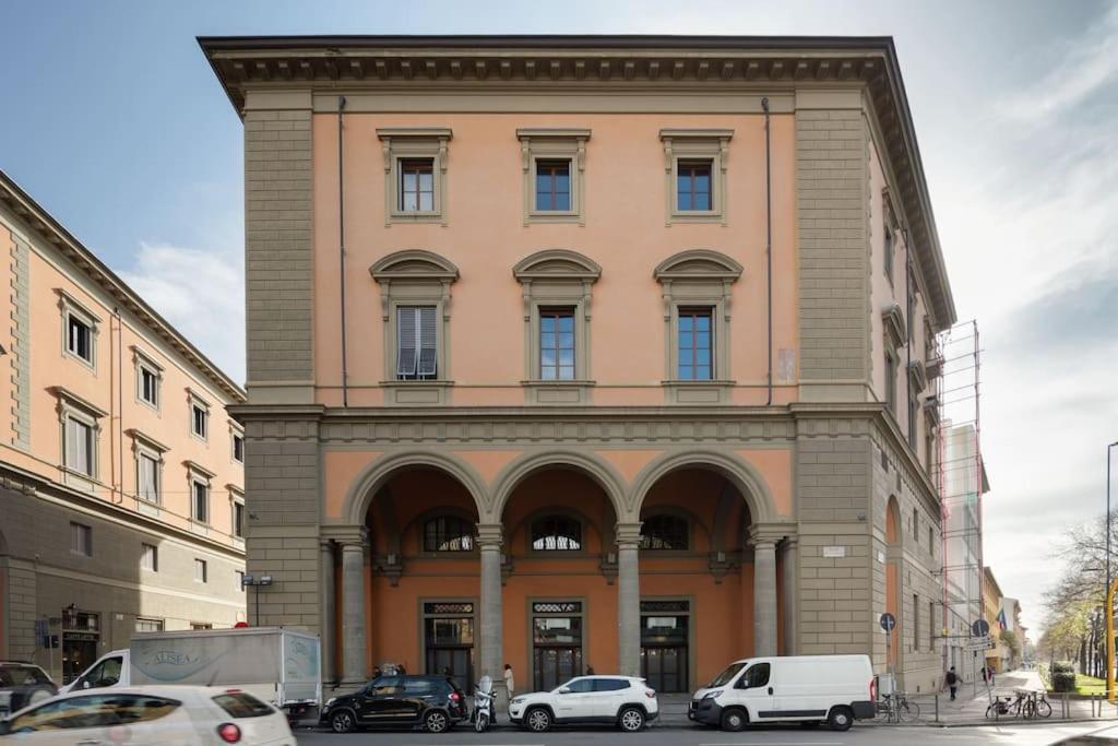 Elegant With Stunning Frescoed Ceilings Apartment Florence