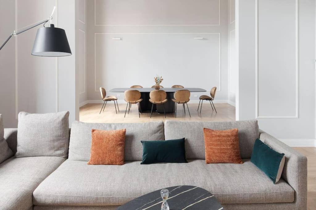 Apartment Elegant With Stunning Frescoed Ceilings Florence