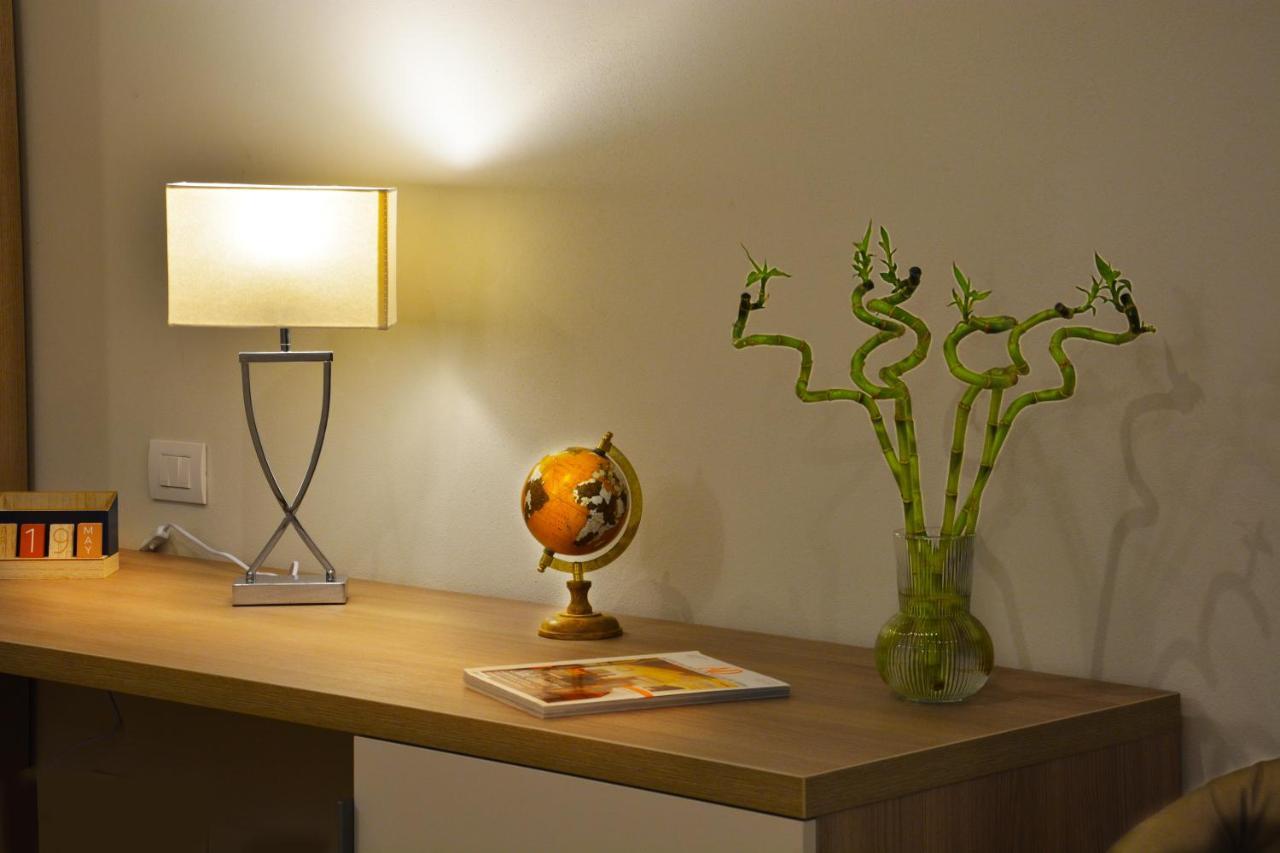 Apartment Chic Boutique