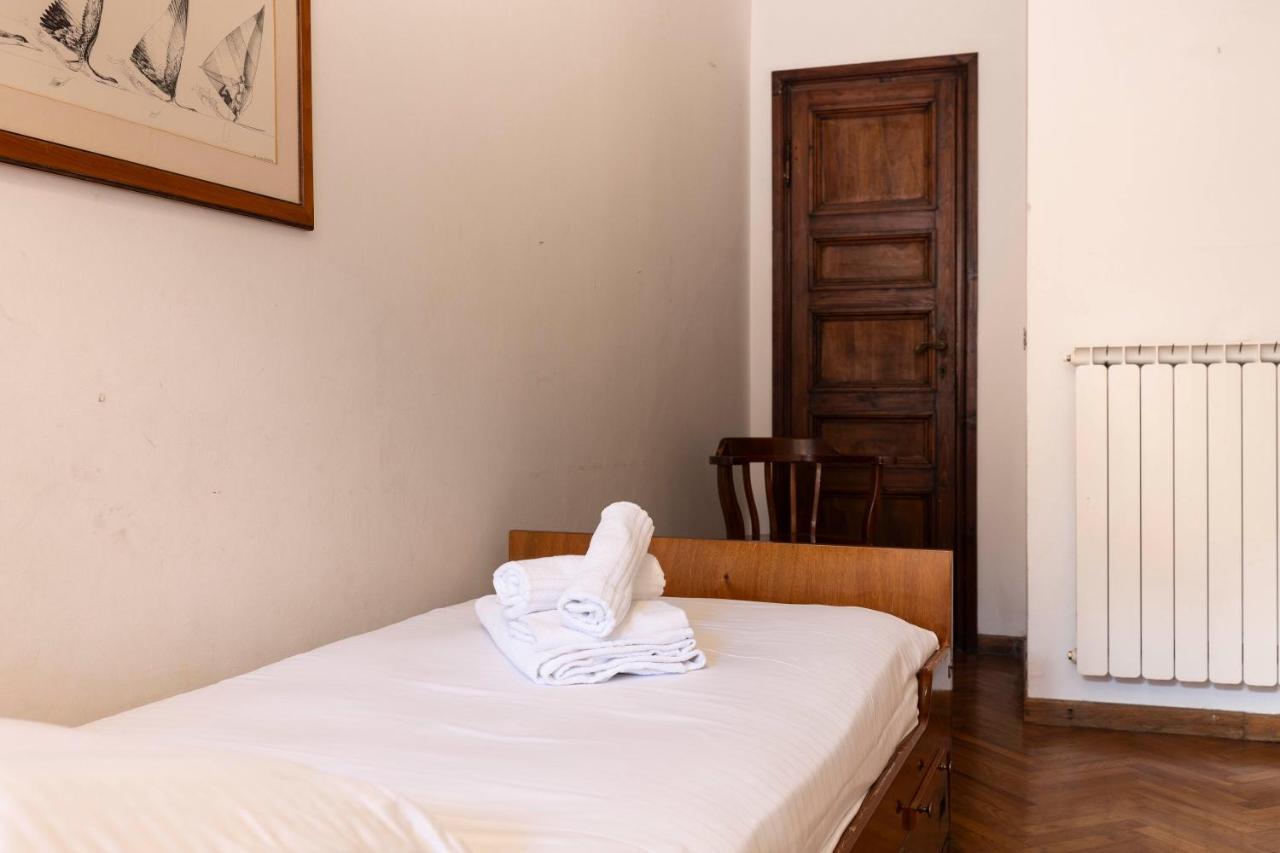 Ponte Vecchio Deluxe Apartment