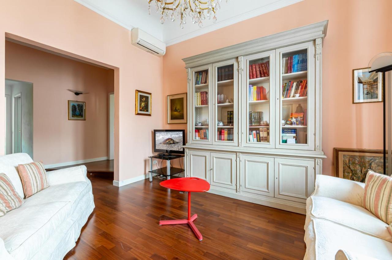 Stibbert & Statuto Elegant Flat With Balcony Apartment