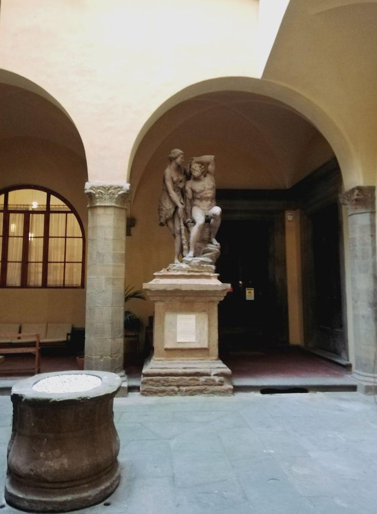 Borghese Palace Art Hotel