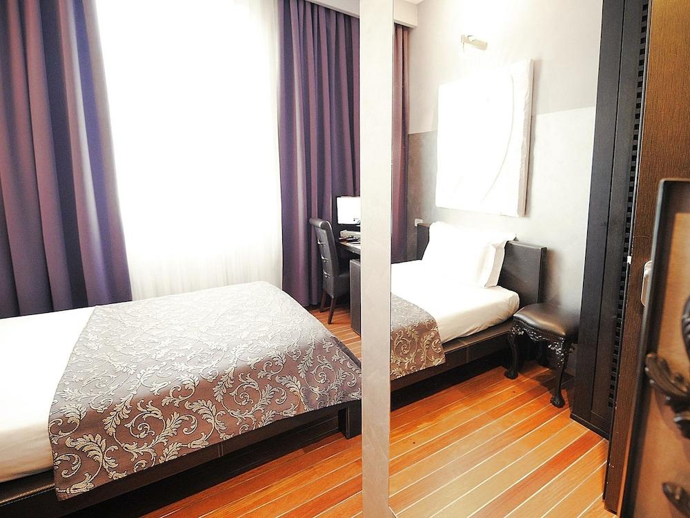 Borghese Palace Art Hotel 4*