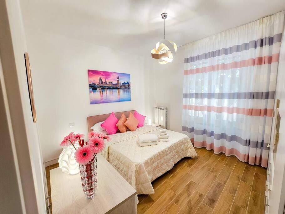 Bravo Horse Modern In Apartment Florence