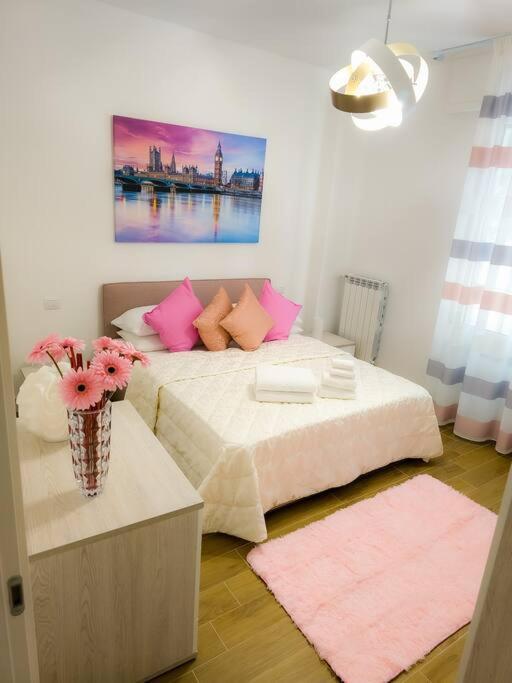 Bravo Horse Modern In Apartment Florence
