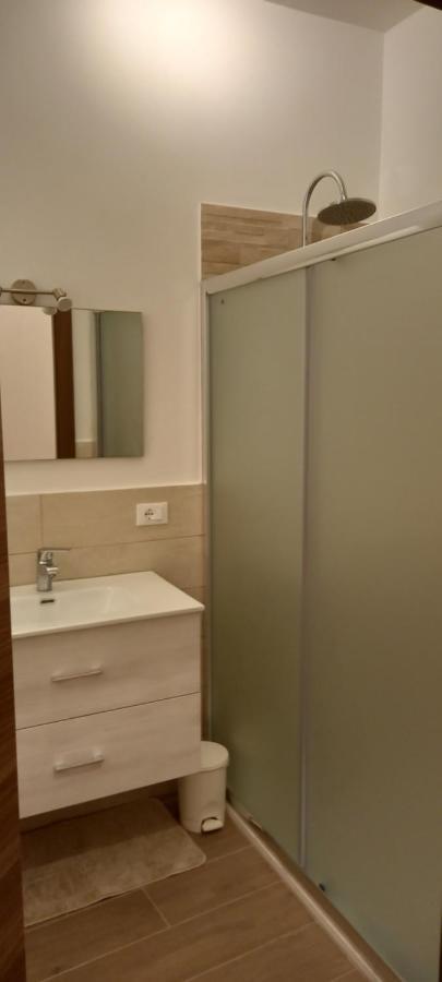 Appartamento 4/5 Posti Letto *