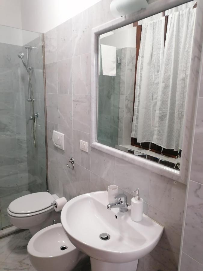 Oberdan's Paradise Lt * Florence