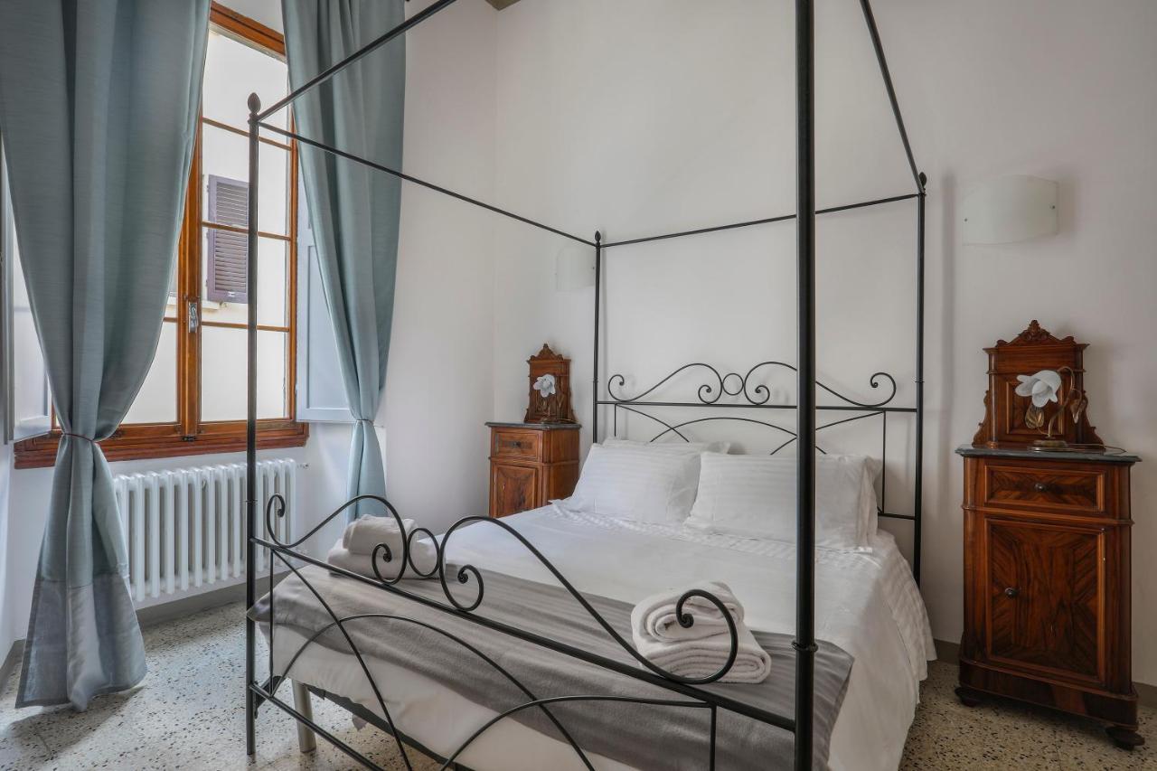 In Florence's Heart: Via Delle Seggiole Apartment