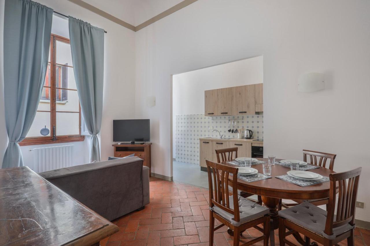 In Florence's Heart: Via Delle Seggiole Apartment
