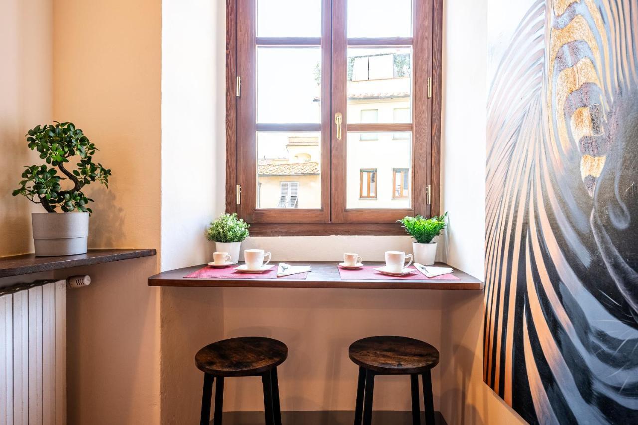 Ponte Vecchio E Palazzo Pitti Prestigioso Storico Apartment *