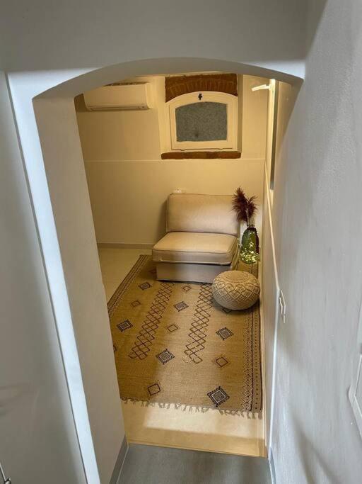 Bellaflo: Small In The Center Of Apartment