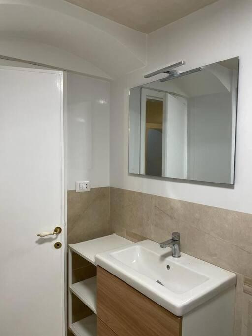 Apartment Bellaflo: Small In The Center Of