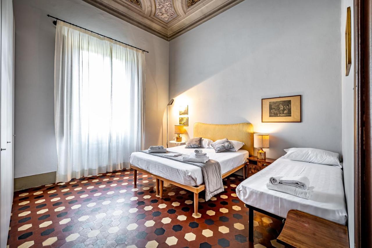 Roommo D'azeglio Florence