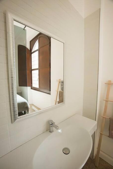 5 Min Duomo - Novella Boutique - Parcheggio Apartment *