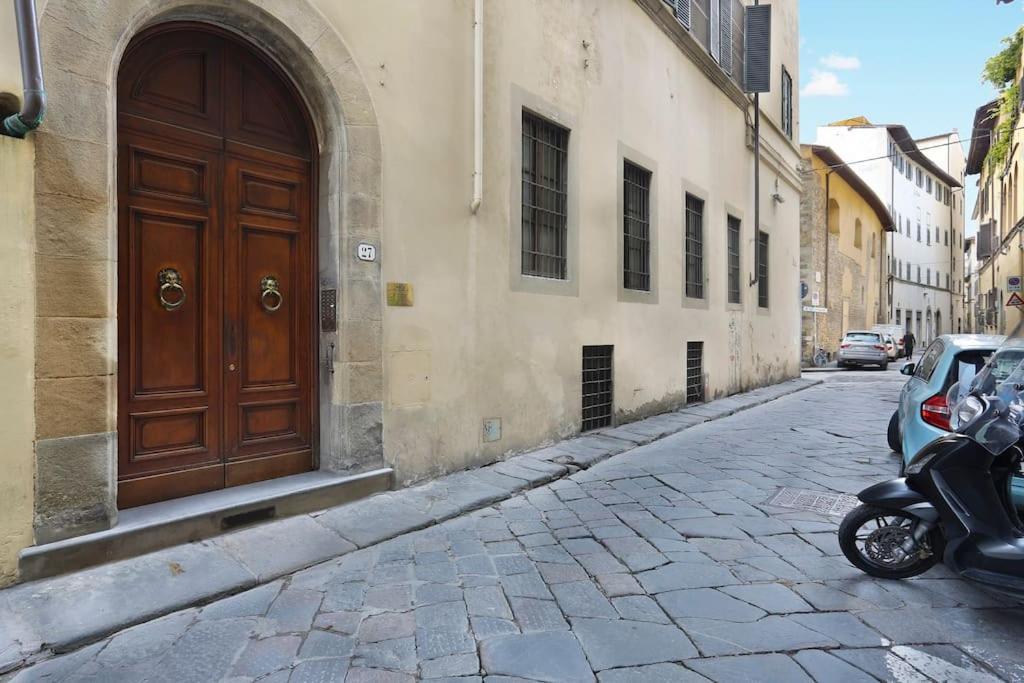 Palazzo Borghese 2 Bedroom *
