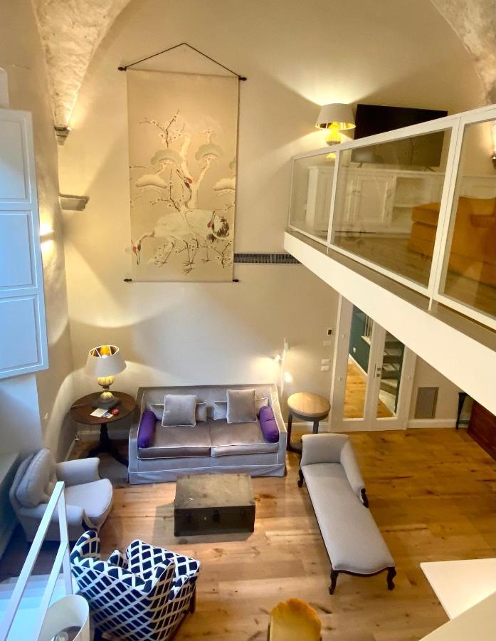Accademia Newly Renovated Ancient Abbey Apartment