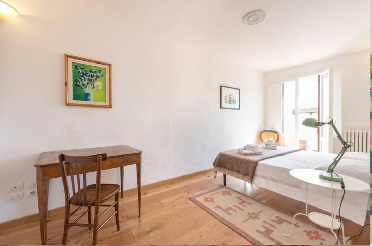 Airy One Bedroom With Terrace Near Palazzo Pitti * Firenze