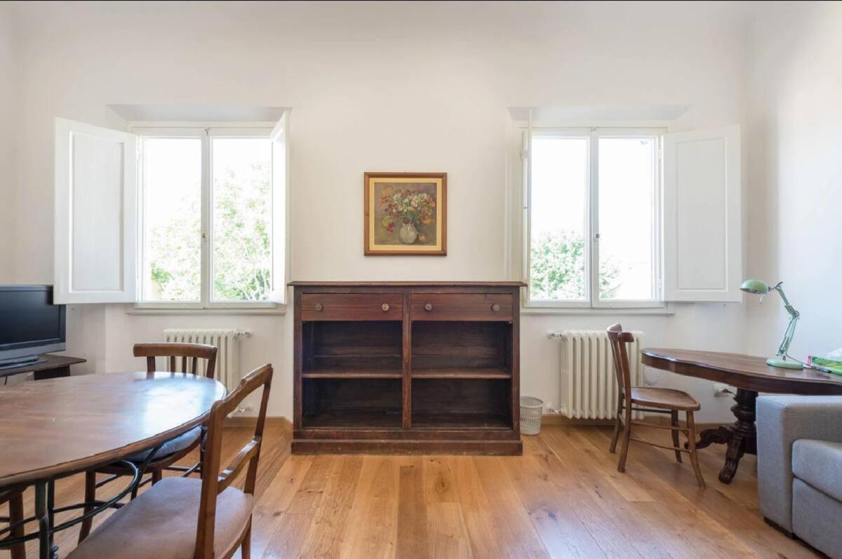 Airy One Bedroom With Terrace Near Palazzo Pitti Apartment