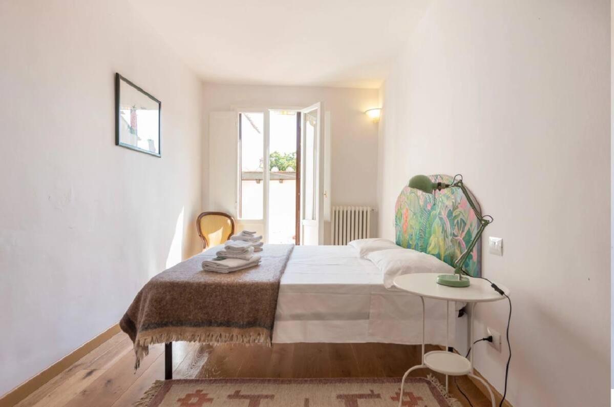 Airy One Bedroom With Terrace Near Palazzo Pitti Appartamento Firenze