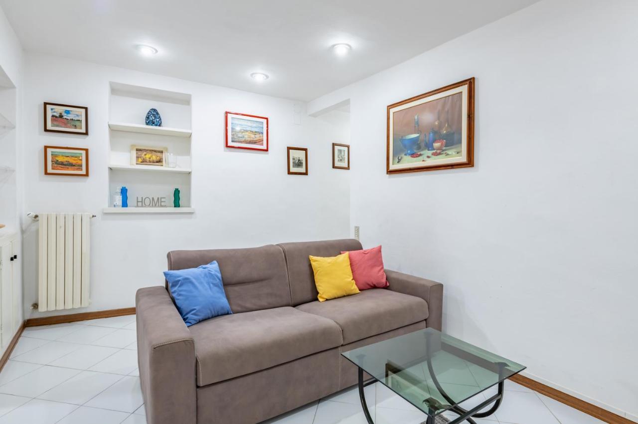 Sant'ambrogio Apt: Your Hideaway Appartamento *