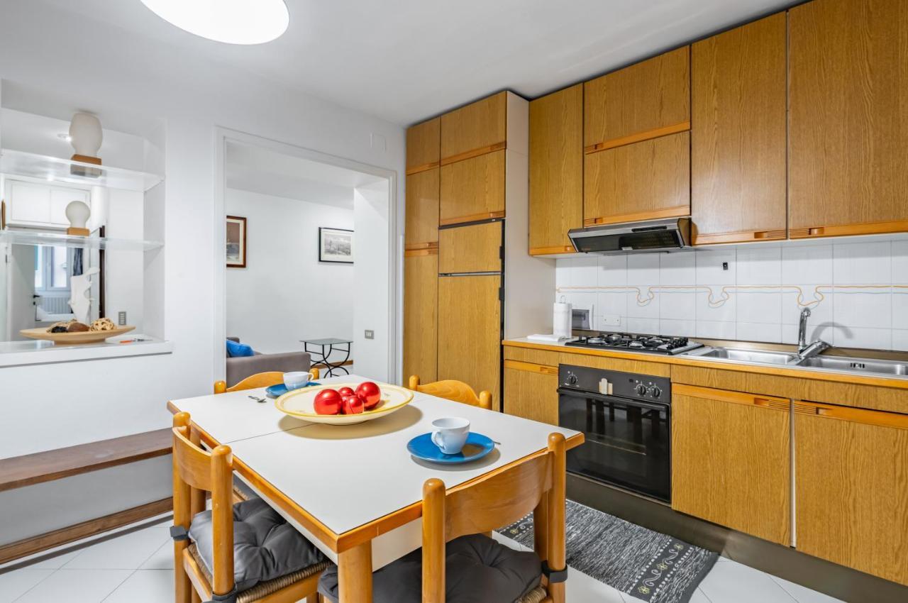 Appartamento Sant'ambrogio Apt: Your Hideaway