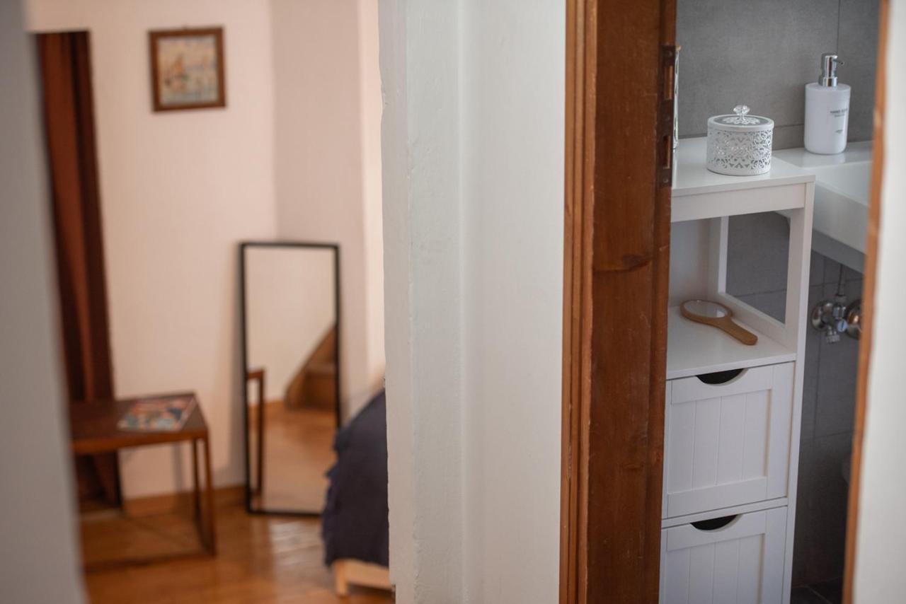 Spacious Family Flat S. Spirito 8 Sleeps Florence
