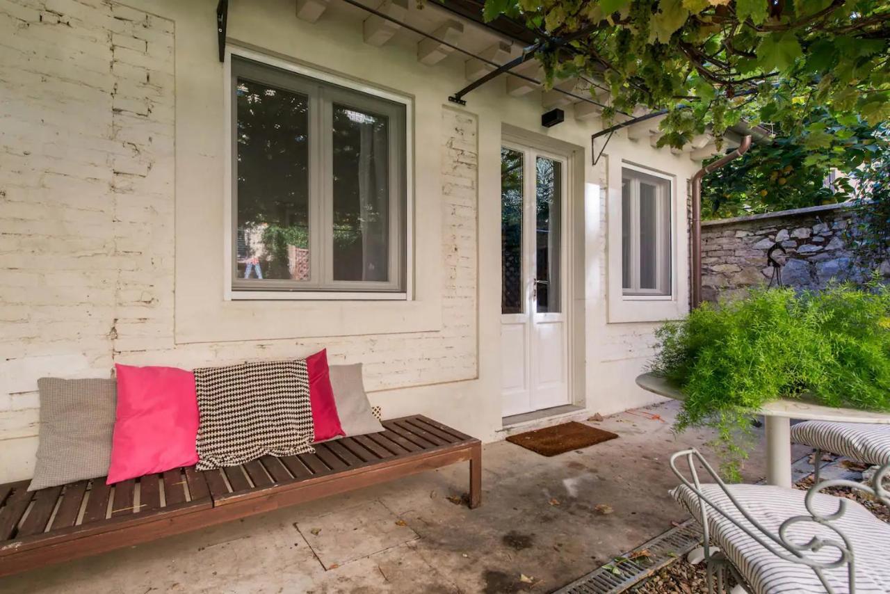 Boutique With Private And Garden Oasis