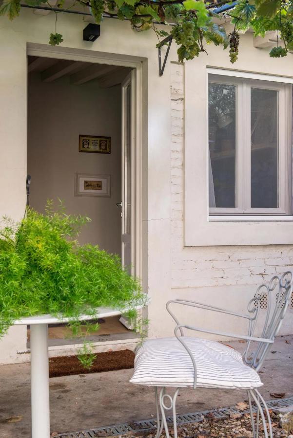 Boutique With Private And Garden Oasis *