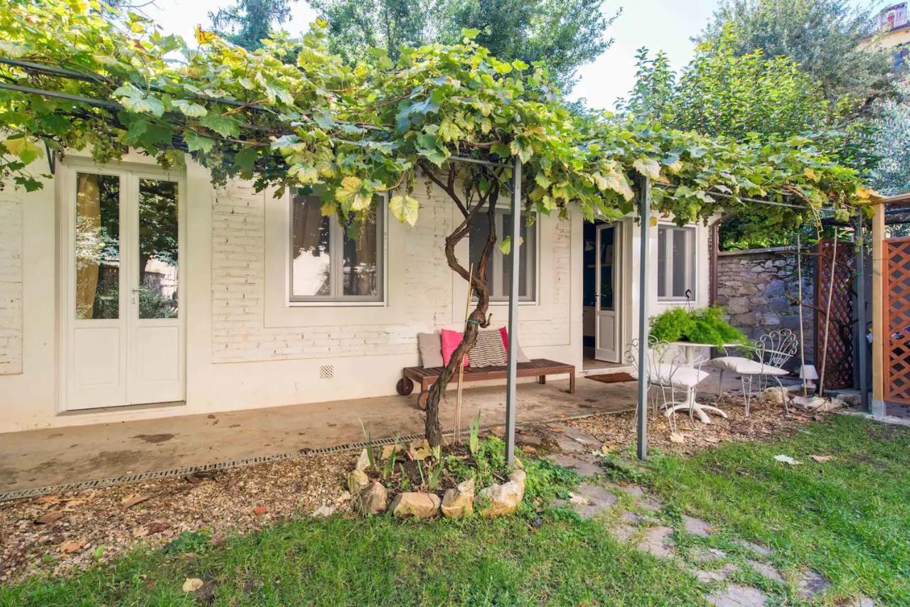 Boutique With Private And Garden Oasis Apartment *