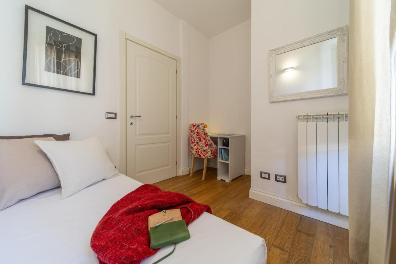Bright Santa Croce Apartment *