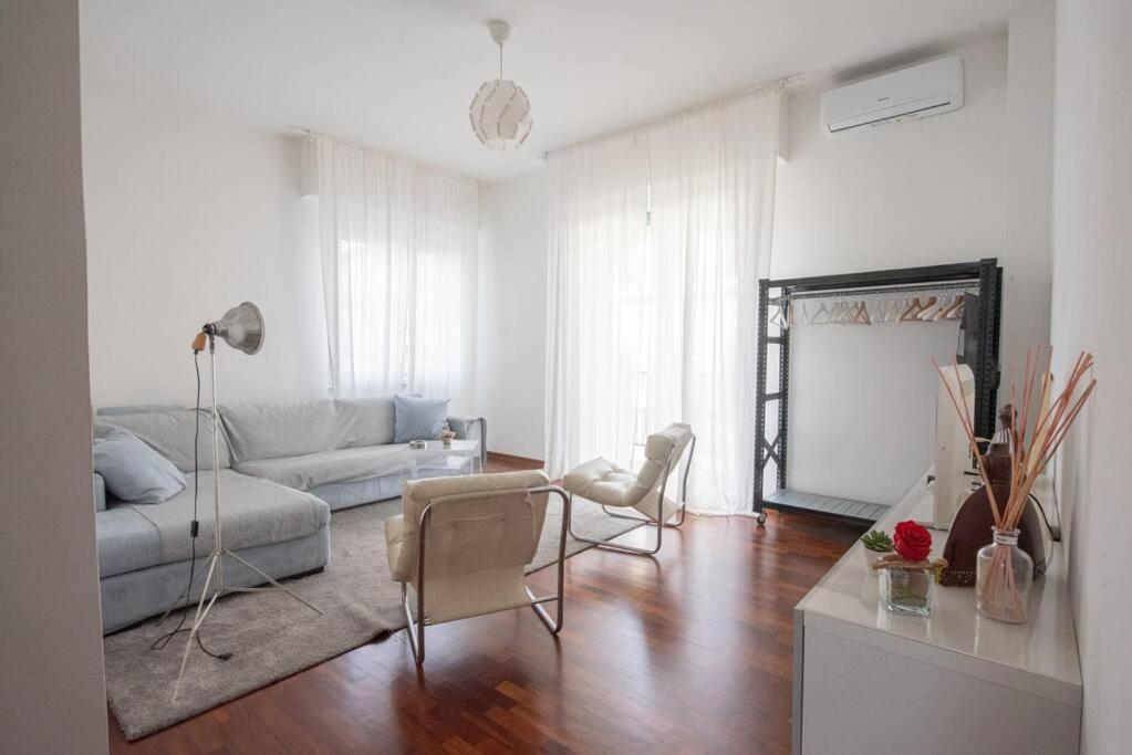 Artisti, Cozy Flat In Firenze