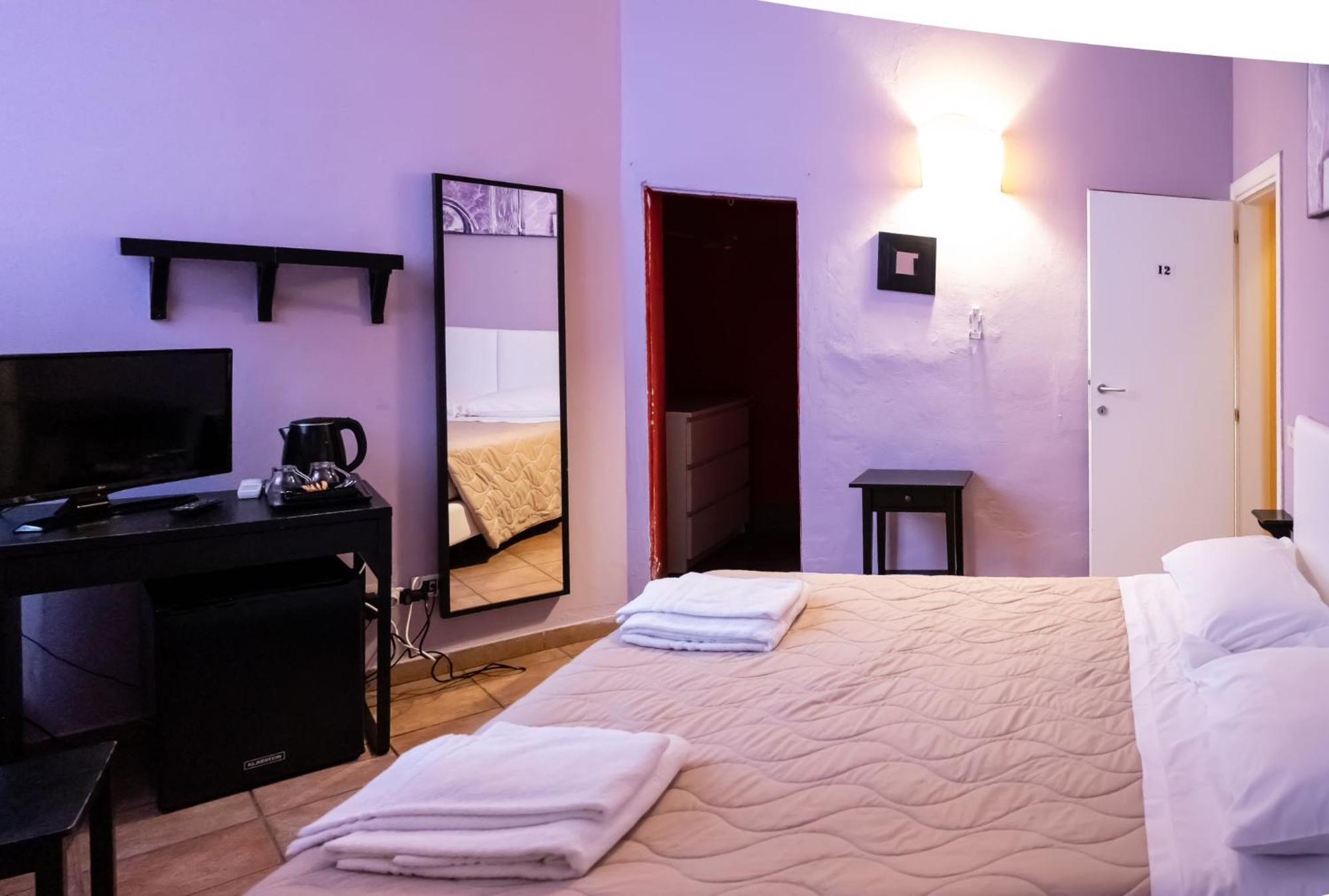 Emerald Palace Hostel *