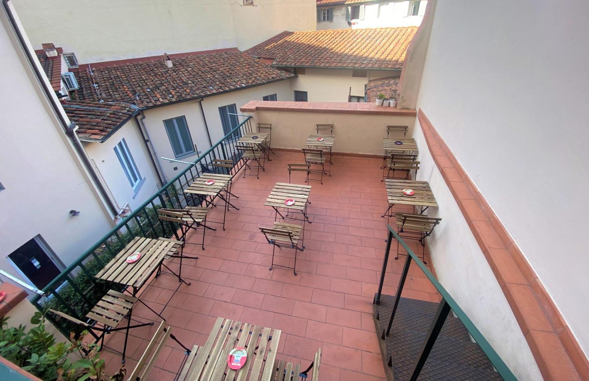 Hostel Emerald Palace *