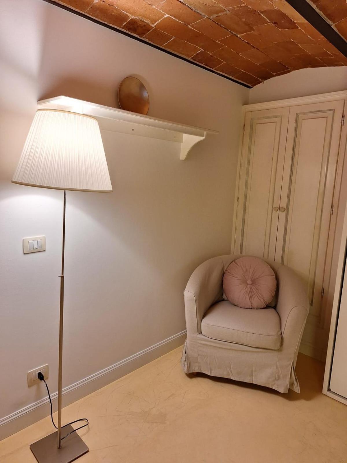 Cozy & Charming Florentine Hideaway By Oteego Firenze
