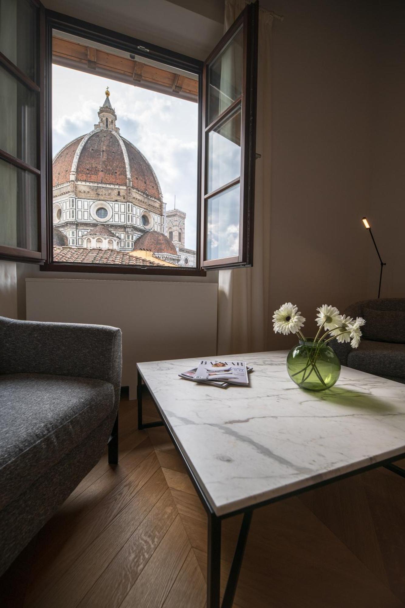 Windows On Dome Luxury Rooftop Apartment Florence
