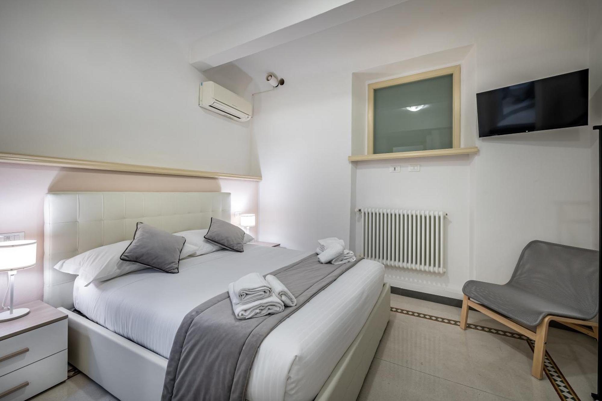 Yid Agnolo Three Bedroom In Apartment Florence