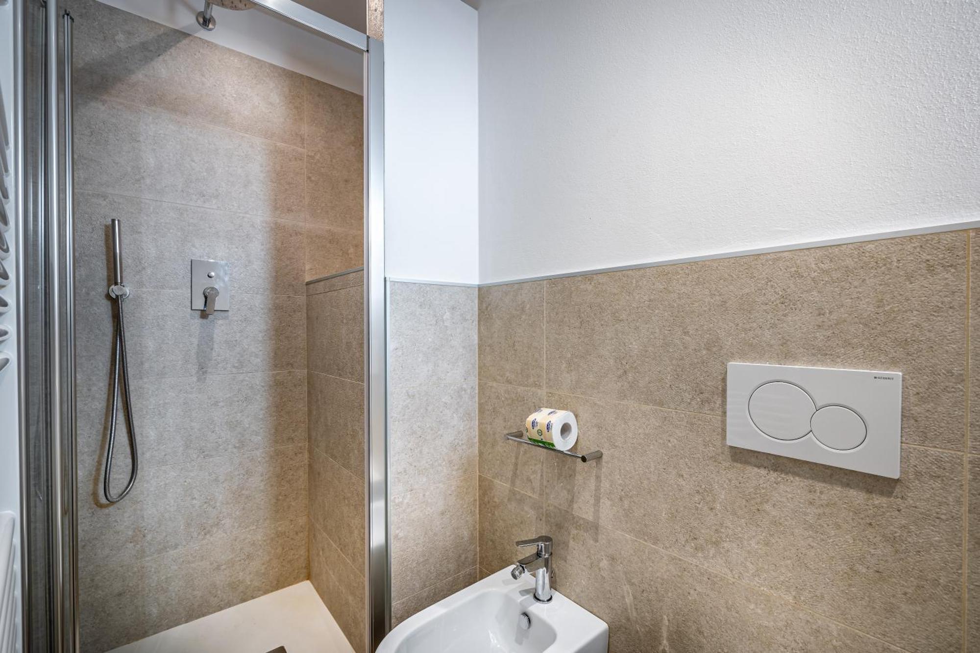 Apartment Roommo Via Dei Pilastri Giada