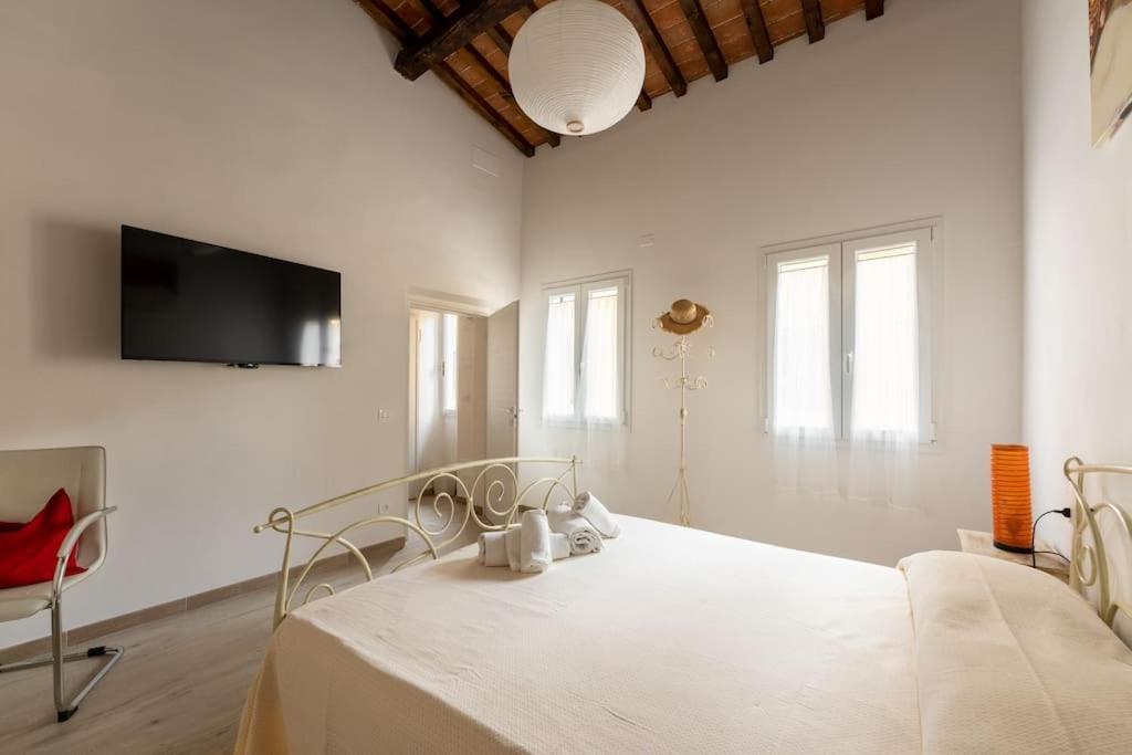 Keys Of Italy - Maytreya - Albero 2 - Train Station Two Bedroom Flat 2nd Floor *