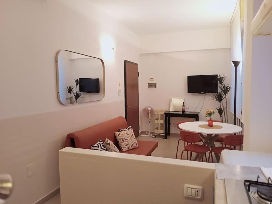 Nazionale B - Two Bedrooms Nearby Central Station