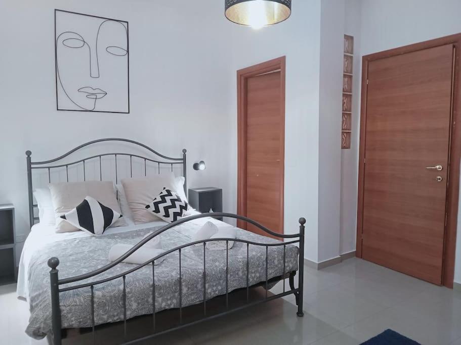 Nazionale B - Two Bedrooms Nearby Central Station