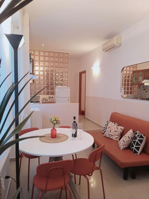 Apartment Nazionale B - Two Bedrooms Nearby Central Station Florence