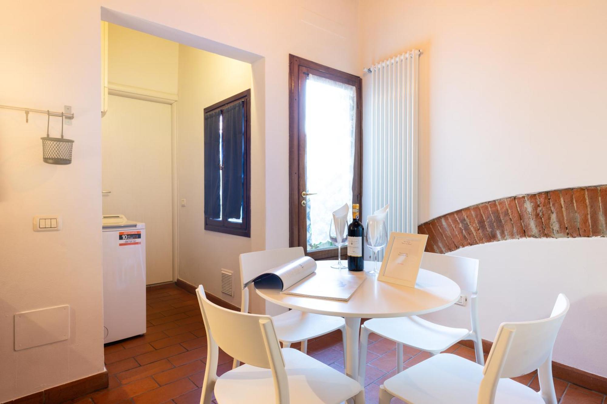 Tipica Cozy House + Parking! Apartment